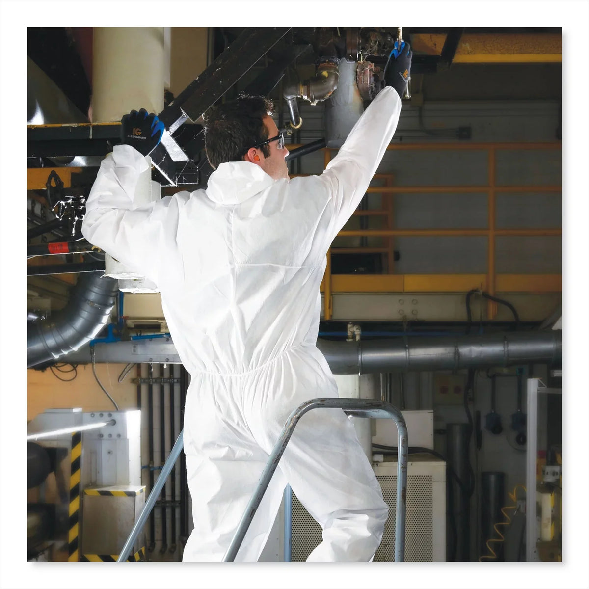 White, 24/carton Elastic Hood, Medium, Breathable Particle A20 Kleenguard™ Coveralls, Back, Protection
