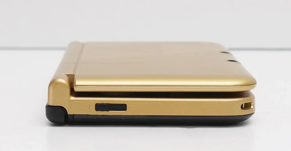 Edition 3DS Zelda: Between Link (Good) Nintendo Worlds XL Pre-Owned A Handheld Console
