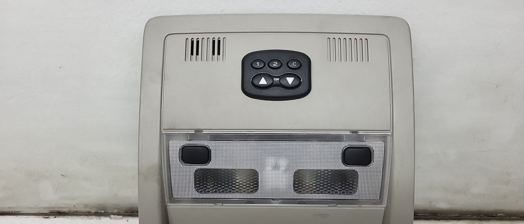 Pre-Owned Overhead with Sunroof Roof Console OEM 2007 GMC Yukon 07 Controls (Good)