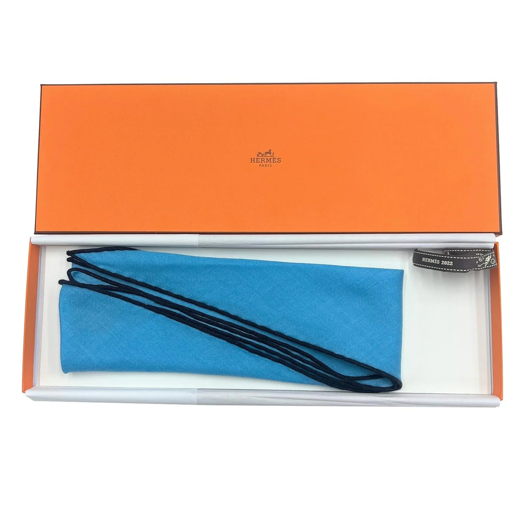 scarf New) HERMES Hermes blue (Like cashmere ladies Pre-Owned silk triangle