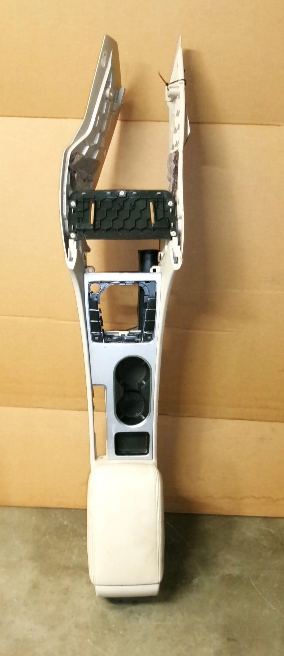 Volkswagen (Good) Pre-Owned 2013 OEM Center Tan Console Passat Floor